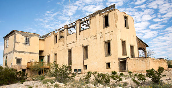 The mansion before restoration.
